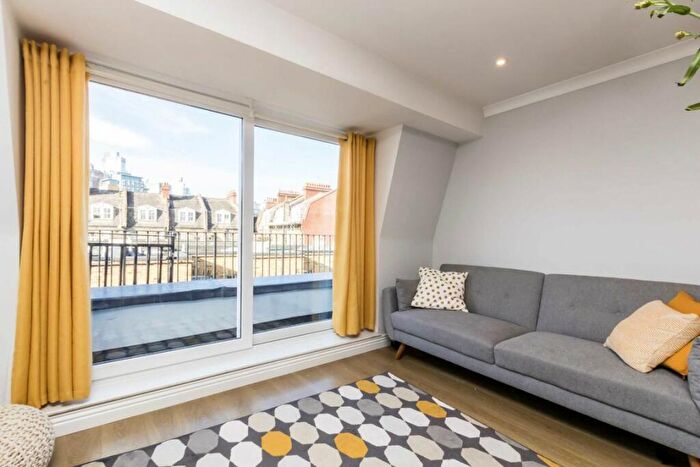 2 Bedroom Flat To Rent In Myrdle Street, Aldgate East, E1