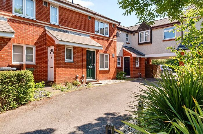 3 Bedroom Terraced House For Sale In Victoria Road, Guildford, GU1