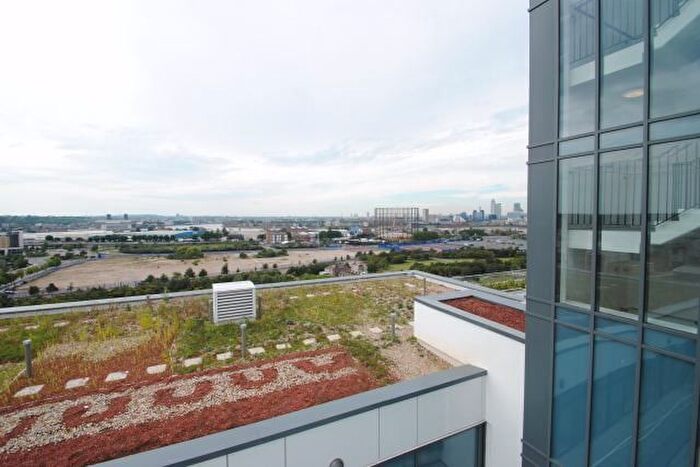 1 Bedroom Flat To Rent In City Peninsula, Barge Walk, London, SE10