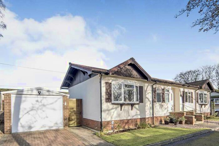 2 Bedroom Mobile Home For Sale In The Green, Pavenham Park, Pavenham, Bedford, MK43