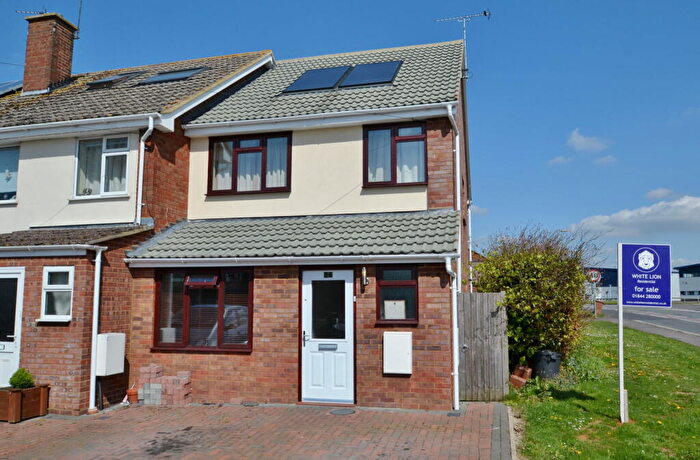 4 Bedroom End Of Terrace House For Sale In Garden City, Thame, OX9