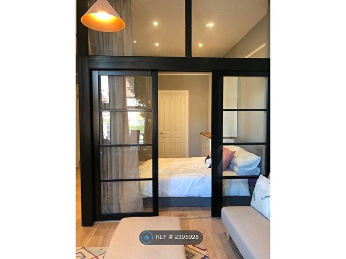 1 Bedroom Flat To Rent In Villiers Road, Southsea, PO5