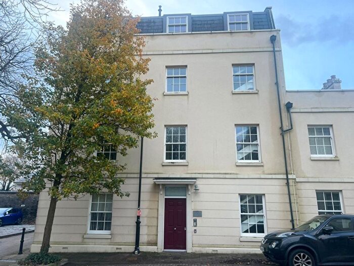 2 Bedroom Flat For Sale In Falcon Road, Plymouth, Devon, PL1