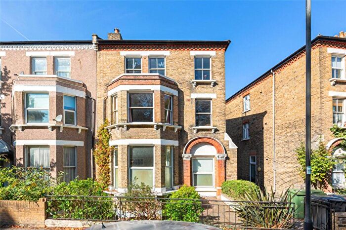 2 Bedroom Apartment For Sale In Highland Road, London, SE19