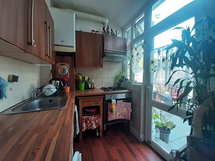 1 Bedroom Flat To Rent In Morden Road, Wimbledon, SW19