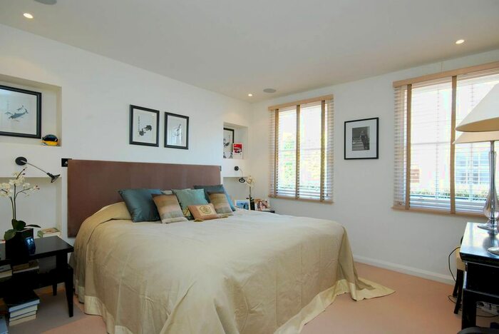 2 Bedroom Property To Rent In Reece Mews, South Kensington, London, SW7