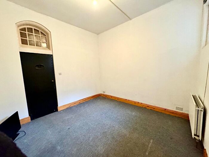 2 Bedroom Flat To Rent In Alexandra Road, Newport, NP20