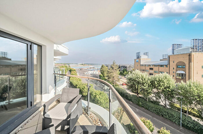 2 Bedroom Flat For Sale In Ocean Way, Ocean Village, Southampton, Hampshire, SO14