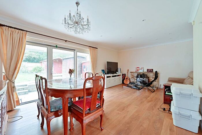 5 Bedroom Detached House For Sale In Mount Close, Hemel Hempstead, HP1