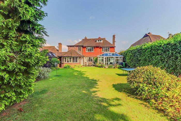 5 Bedroom Detached House To Rent In Gateways, Guildford, GU1