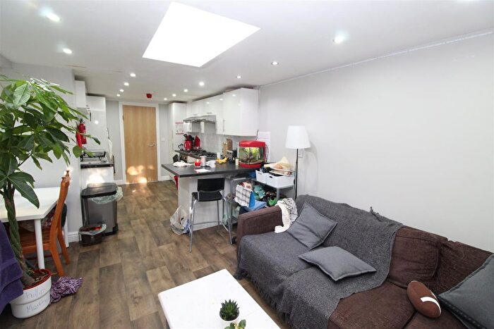 7 Bedroom Property To Rent In Merthyr Street, Cathays, Cardiff, CF24