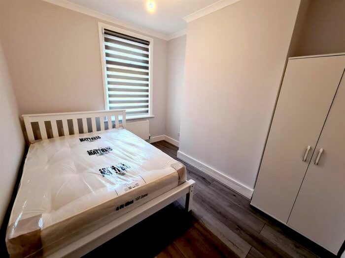 4 Bedroom Property To Rent In Durban Road, Haringey, London, N17