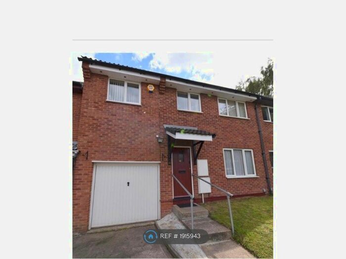 4 Bedroom Semi-Detached House To Rent In Pinto Close, Birmingham, B16