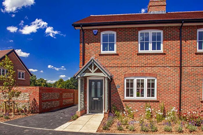 2 Bedroom House For Sale In Campion Cottage, Goring On Thames, RG8