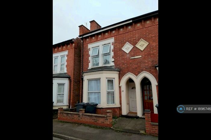 5 Bedroom Semi-Detached House To Rent In Rosebery Avenue, Nottingham, NG2
