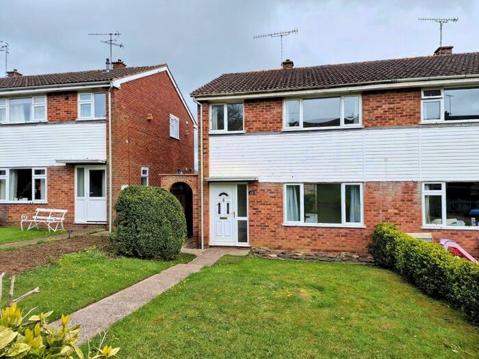 3 Bedroom Semi-Detached House To Rent In The Stirrup, Cashes Green, Stroud, GL5