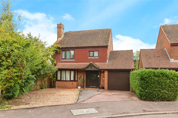 4 Bedroom Detached House For Sale In Holmes Close, Basingstoke, Hampshire, RG22