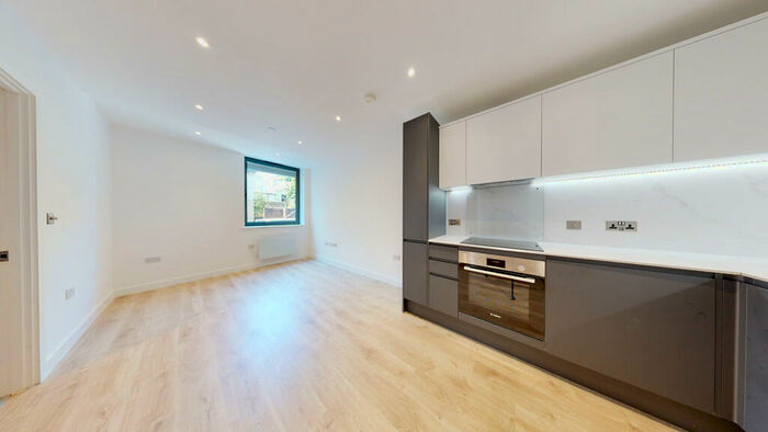 1 Bedroom Apartment To Rent In Station Road, RH1