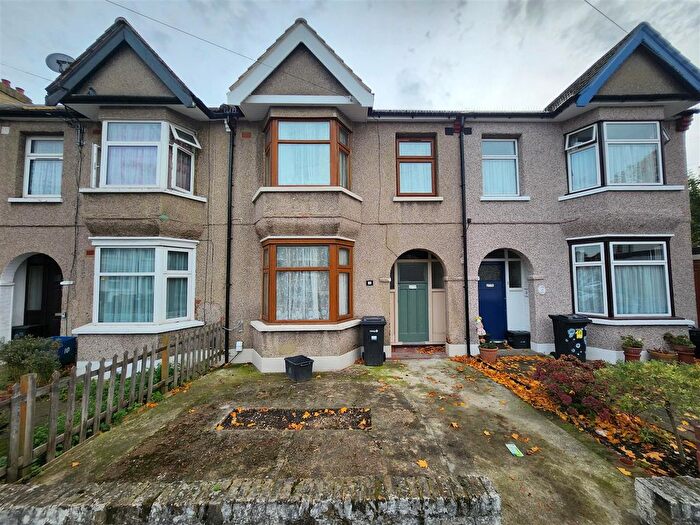 4 Bedroom Property To Rent In Cavenham Gardens, Ilford, IG1