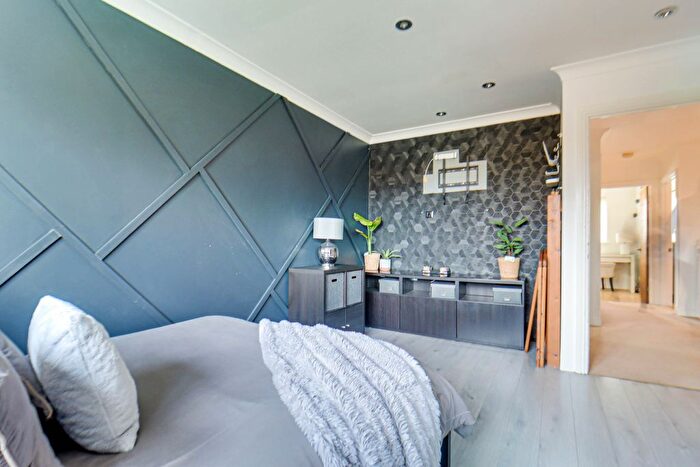 4 Bedroom Detached House For Sale In Tile Kiln Lane, Hemel Hempstead, Hertfordshire, HP3