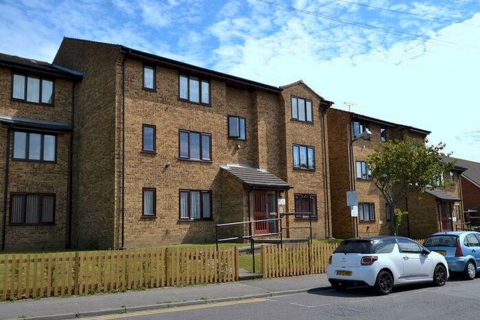 Flat To Rent In Western Road, Deal, CT14