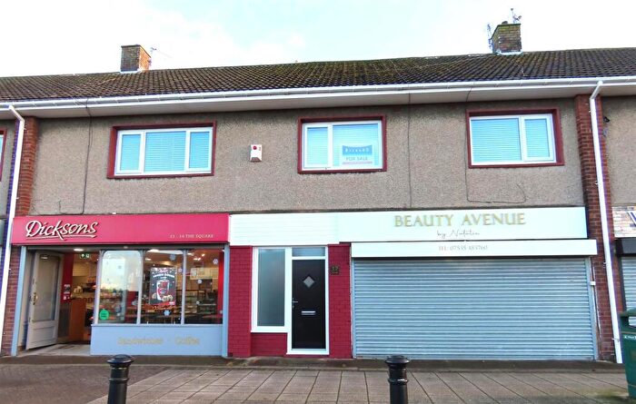 3 Bedroom Flat For Sale In The Square, Guidepost, NE62