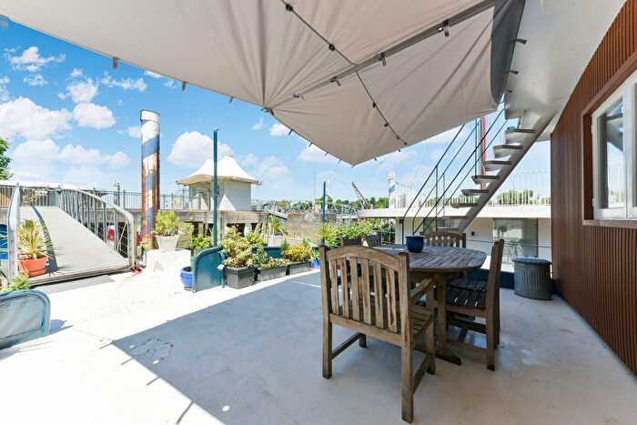 4 Bedroom Houseboat To Rent In Lightermans Walk, London, SW18