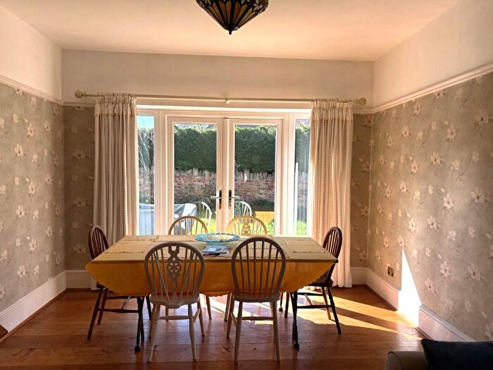 5 Bedroom Detached House For Sale In Ferry Road, BH19 - Photo 11