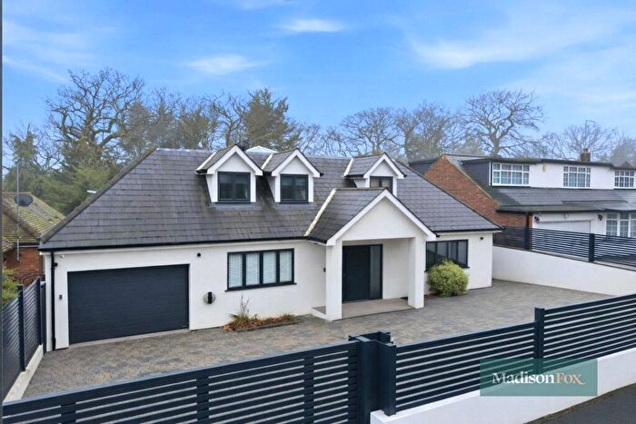 4 Bedroom Detached House For Sale In Bracken Drive, Chigwell, Essex, IG7