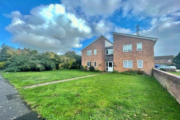 1 Bedroom Studio To Rent In Birdwood Grove, Fareham, PO16