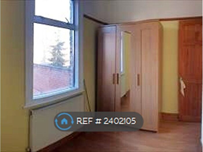 2 Bedroom Flat To Rent In Michael Road, London, E11