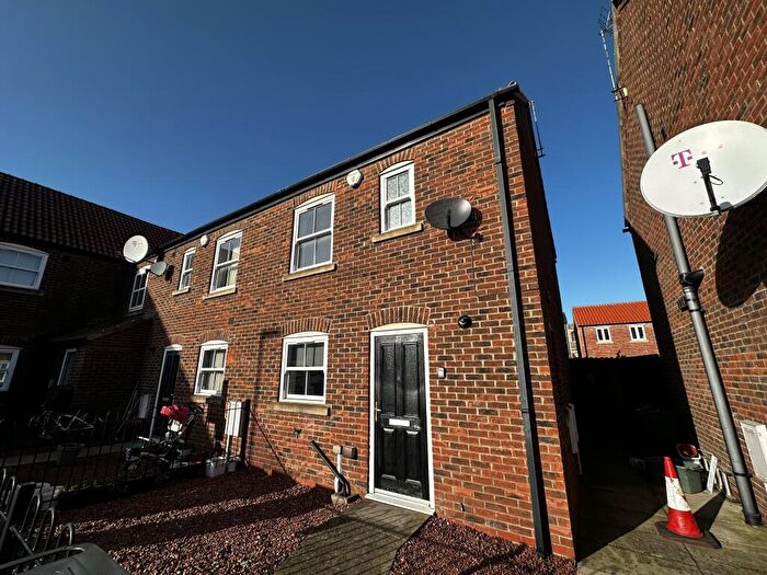 2 Bedroom House To Rent In Rainbow Close, Thorne, Doncaster, DN8