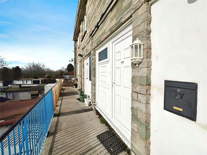 2 Bedroom Flat To Rent In Knights Road, Hoo, Rochester, Kent, ME3