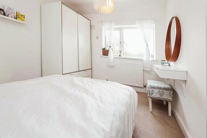 2 Bedroom End Of Terrace House For Sale In Stonehouse Lane, Quinton, Birmingham, B32