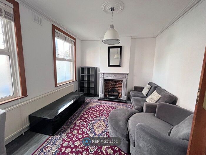 3 Bedroom End Of Terrace House To Rent In Trafalgar Street, London, SE17