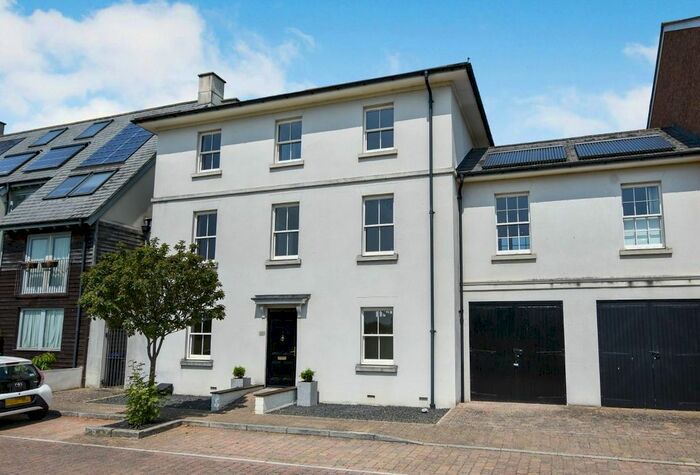 4 Bedroom Link Detached House To Rent In Parkside, Upton, Northampton, NN5