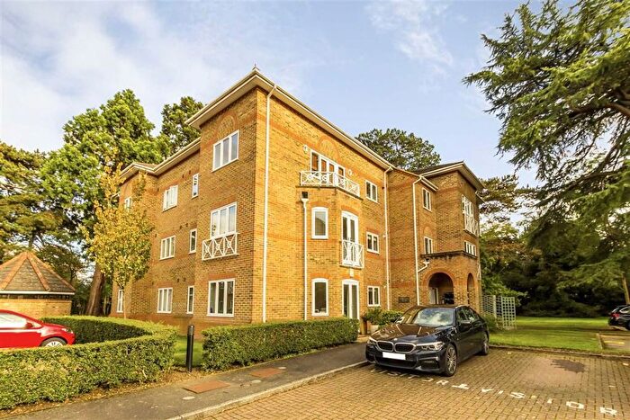 2 Bedroom Flat To Rent In Trematon Place, Teddington, TW11