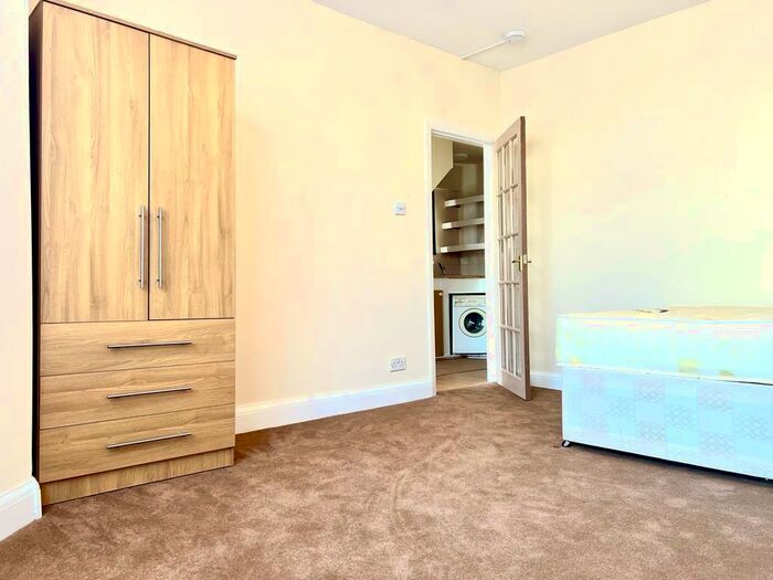 Studio To Rent In Whitefriars Drive, Harrow, HA3