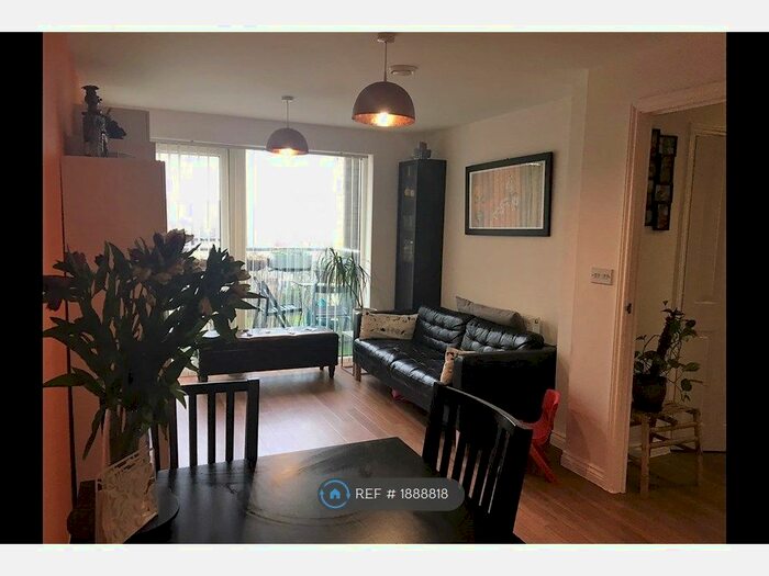 2 Bedroom Flat To Rent In Homesdale Road, Bromley, BR2