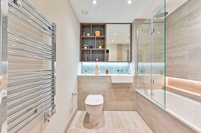 2 Bedroom Flat For Sale In Oval Village, Oval, SE11