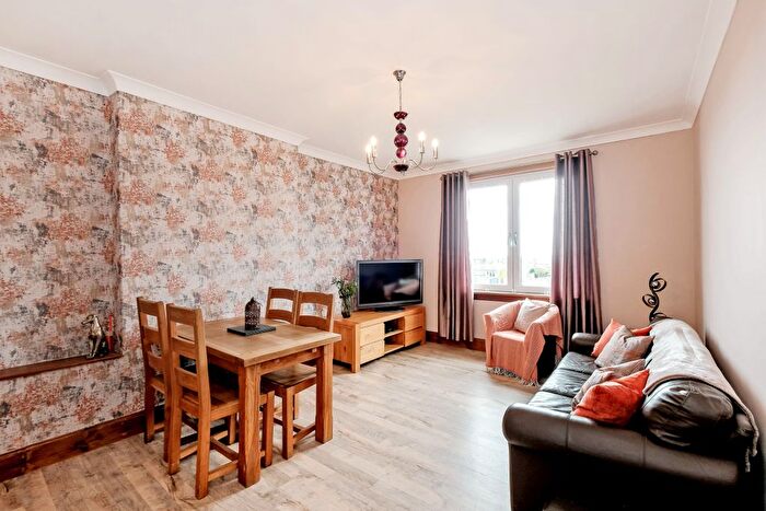 2 Bedroom Flat For Sale In Hilton Avenue, Hilton, Aberdeen, AB24