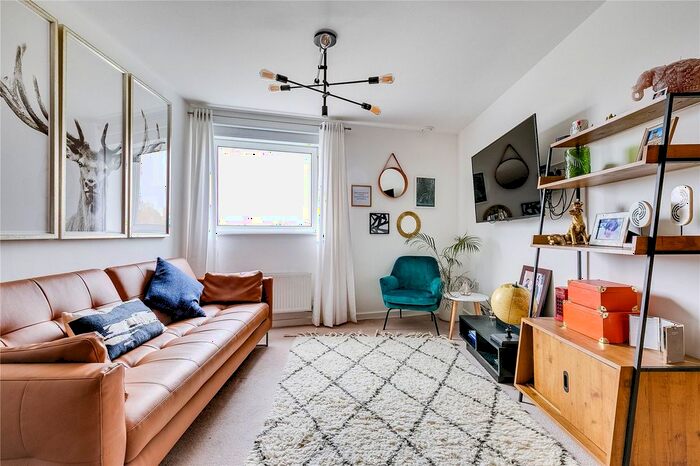 2 Bedroom Flat To Rent In George Court, Norstead Place, London, SW15