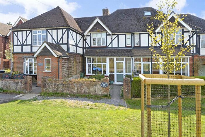 2 Bedroom House To Rent In The Common, Cranleigh, GU6