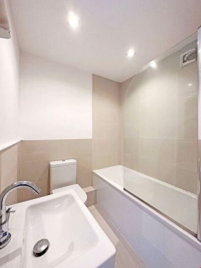 1 Bedroom Flat For Sale In Lemon Street, Truro, Cornwall, TR1