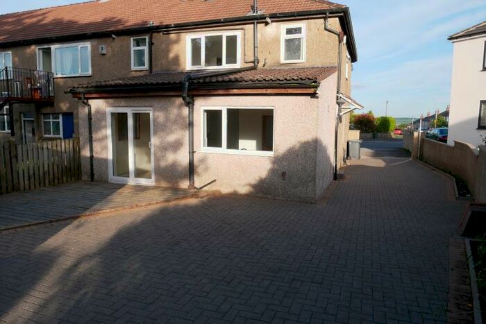 3 Bedroom Maisonette To Rent In Burnsiton Avenue, Oakes, Huddersfield, HD3