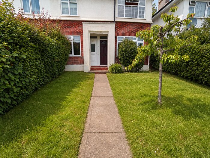 2 Bedroom Maisonette To Rent In Goring Way, Greenford, UB6