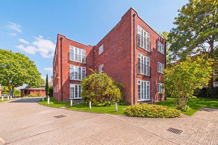 1 Bedroom Flat For Sale In Cookham Road, Maidenhead, Berkshire, SL6
