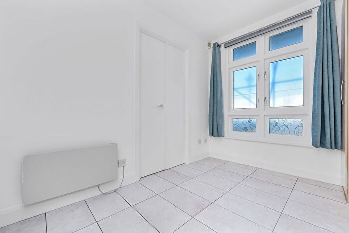 1 Bedroom Flat For Sale In Fairfield Road, Bow Quarter, E3