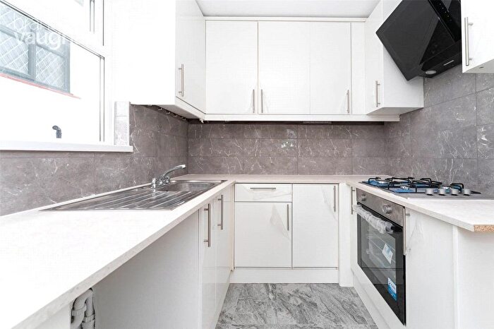 4 Bedroom Semi Detached House To Rent In Poplar Avenue, Hove, East Sussex, BN3