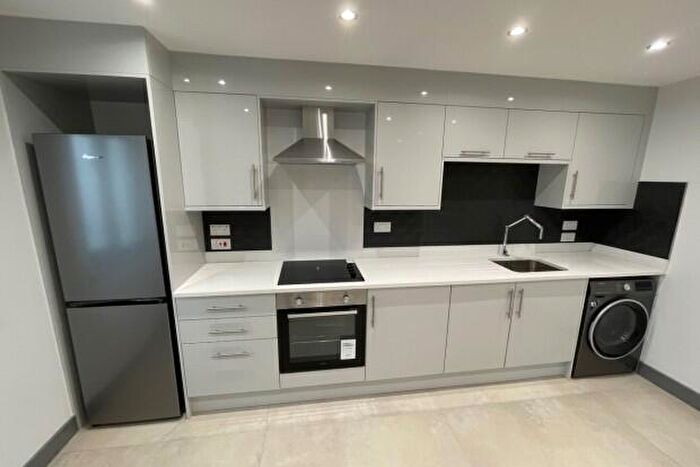 1 Bedroom Flat To Rent In Castle Lane Cardiff, CF24